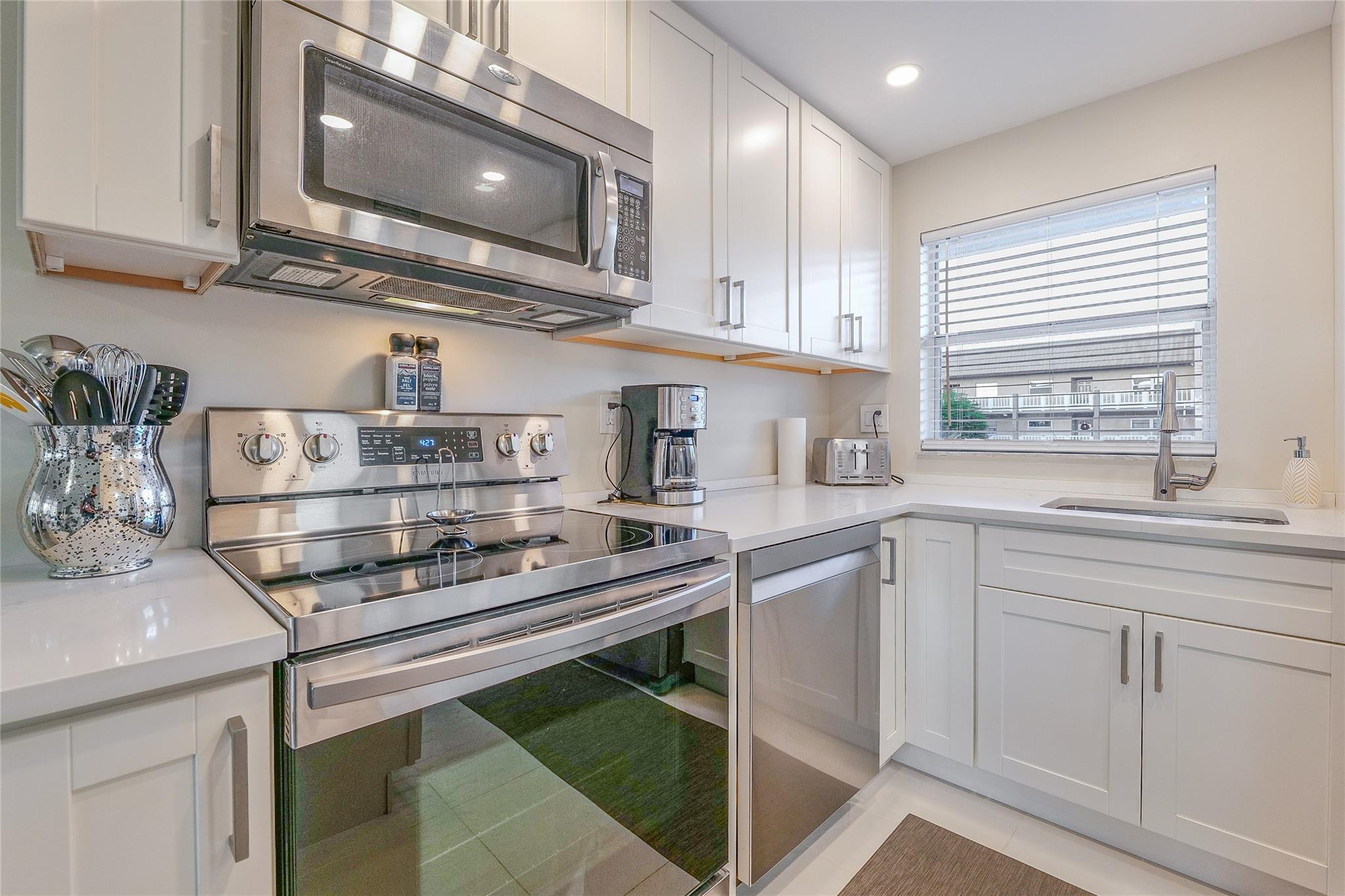 Sunrise Lakes - Residential