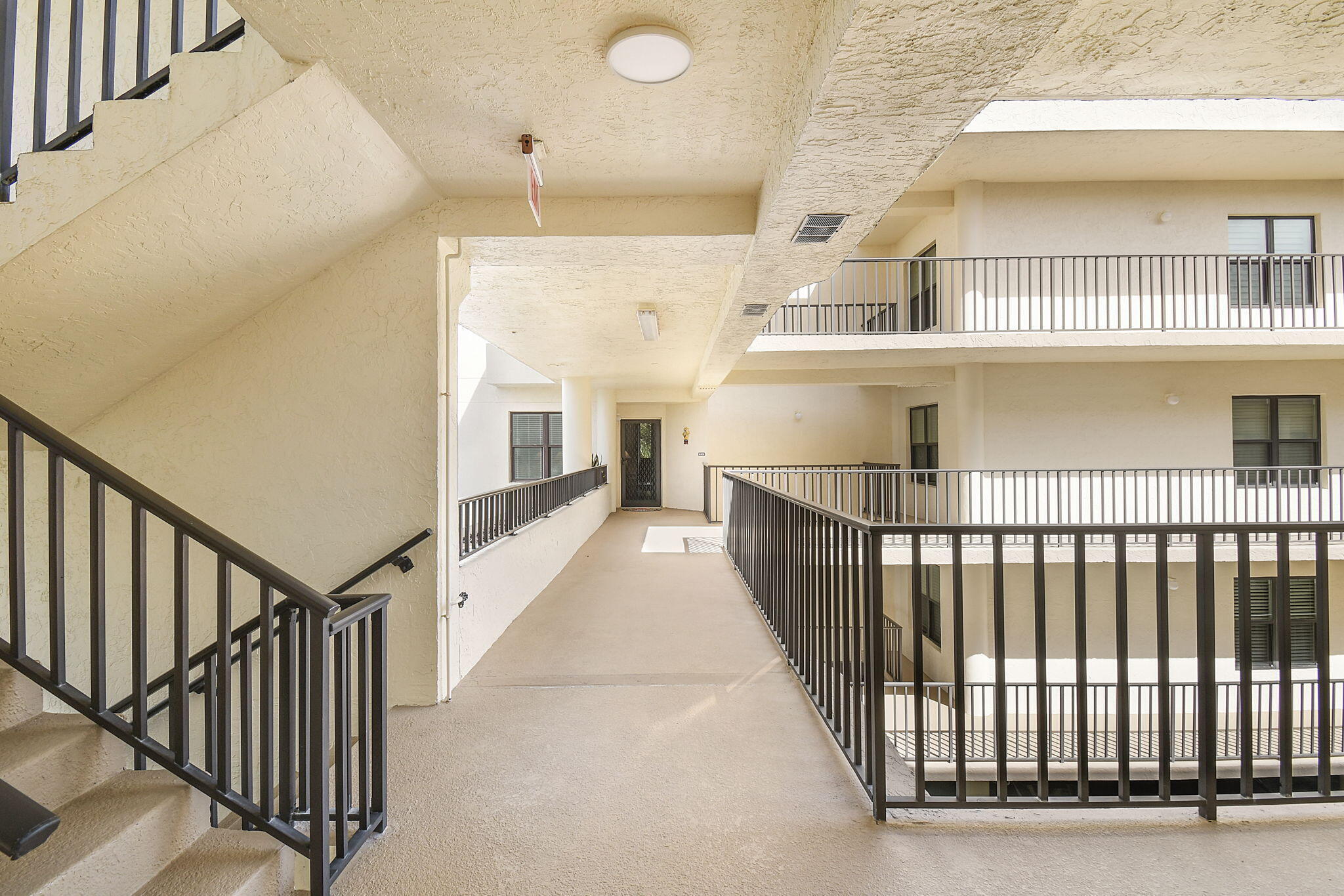 221 NE Plantation Road 316