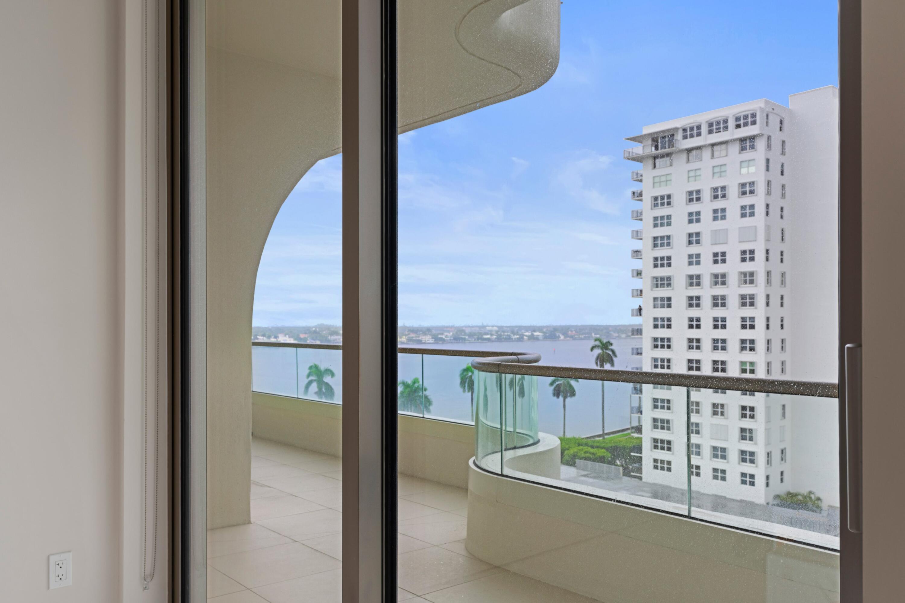 La Clara - Residential