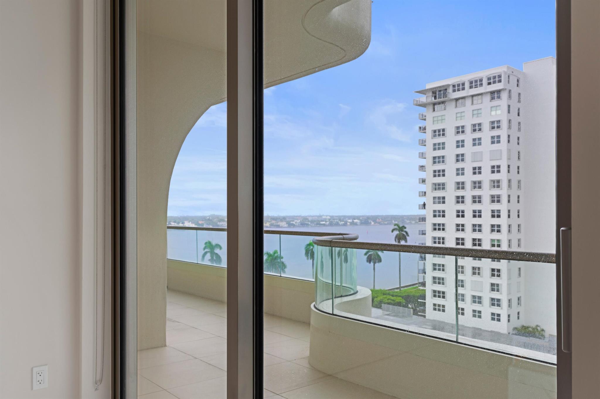 La Clara - Residential