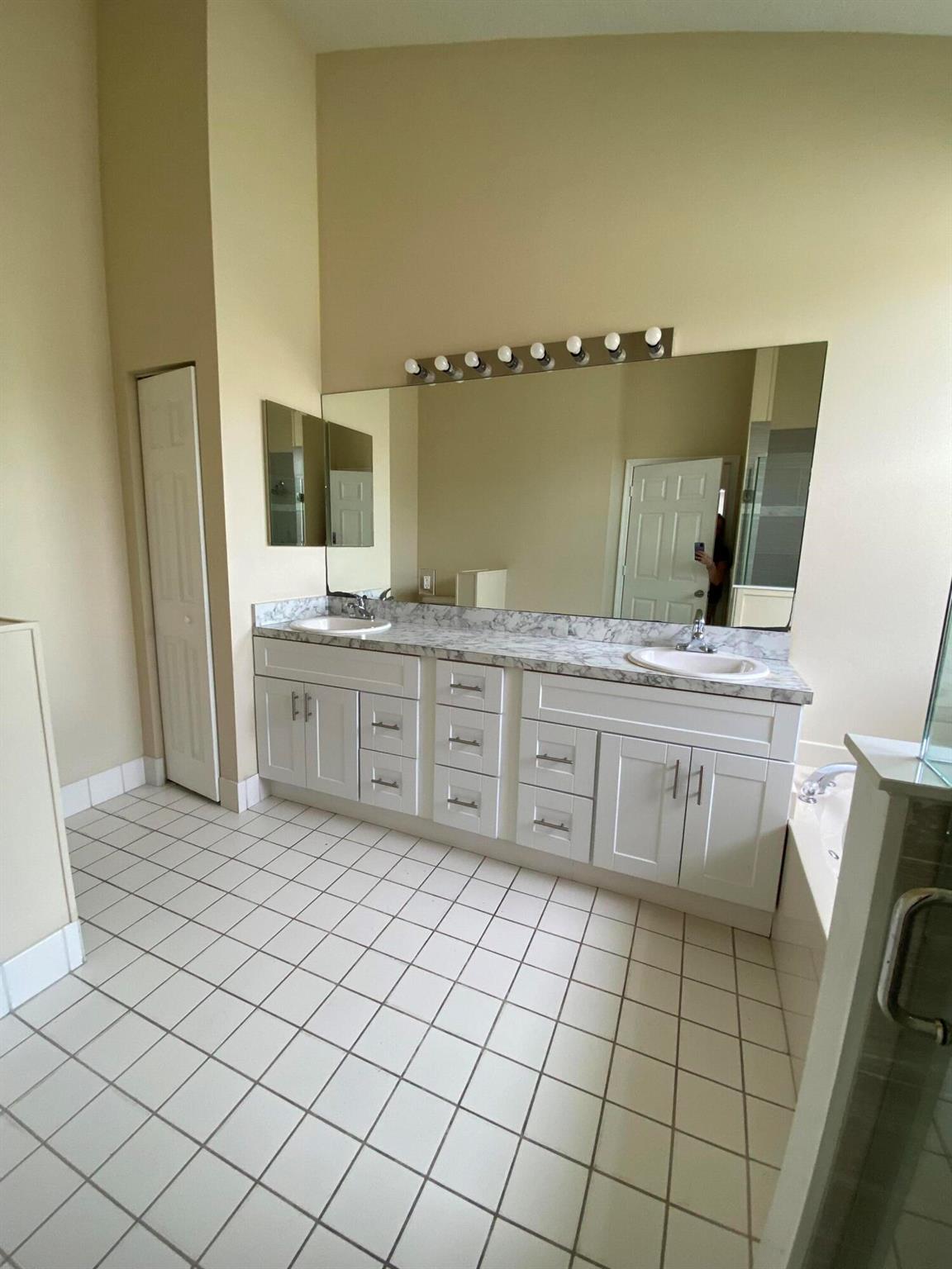 Magnolia Lakes - Residential