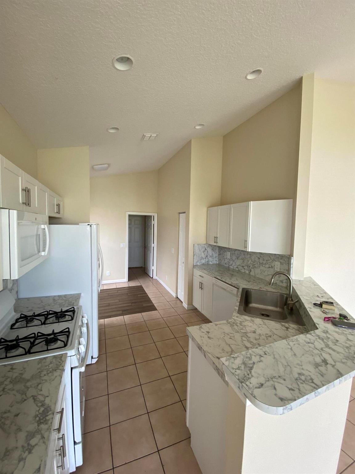 Magnolia Lakes - Residential