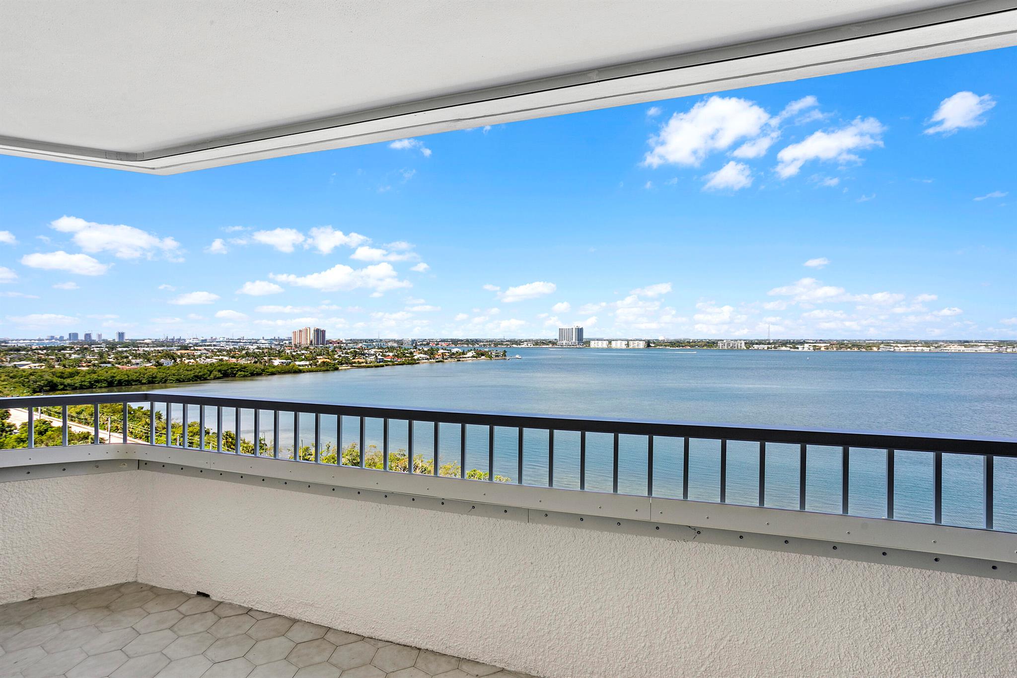 5080 N Ocean Drive 10c