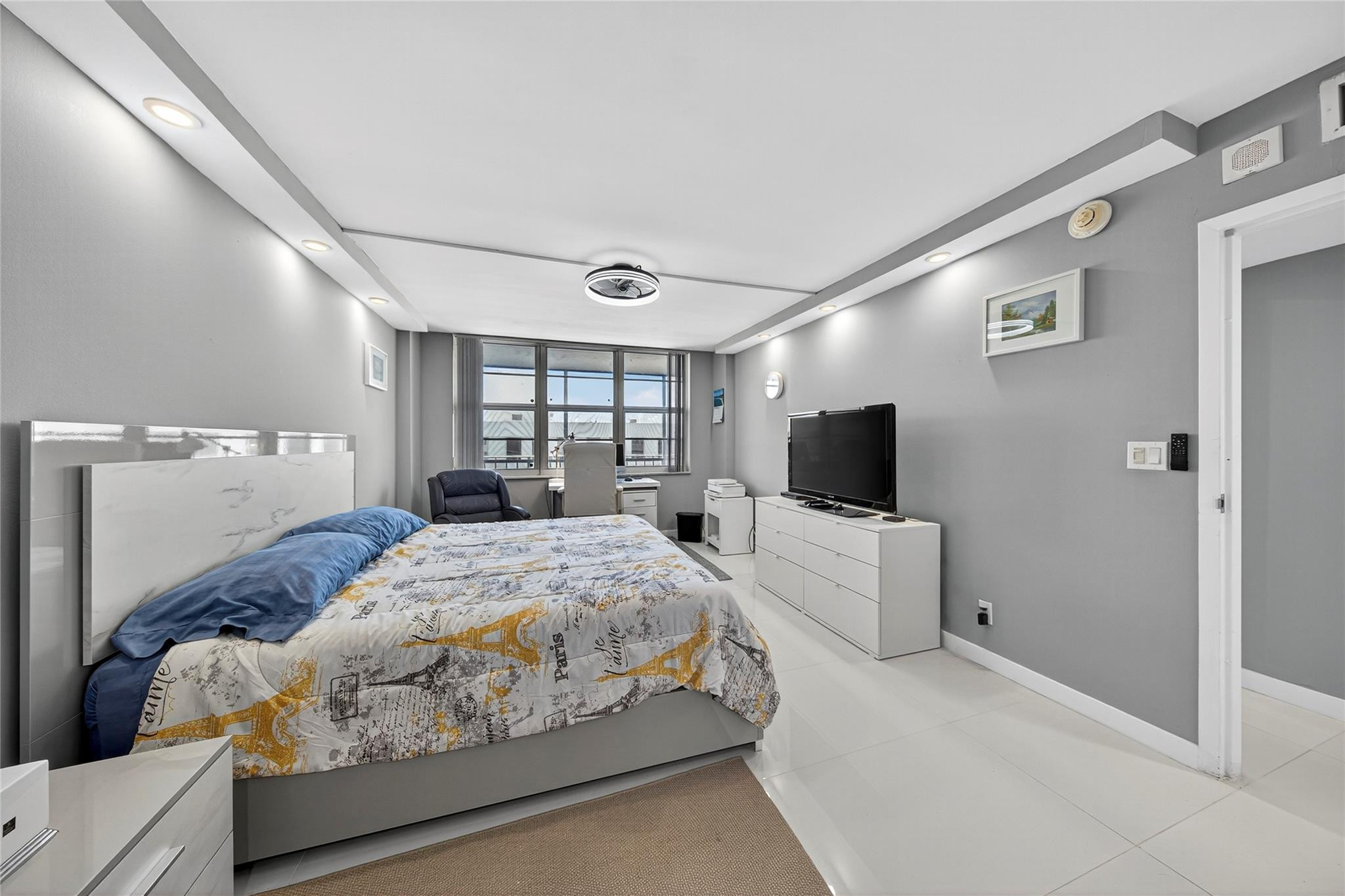 EAST POINT TOWERS CONDO - Residential