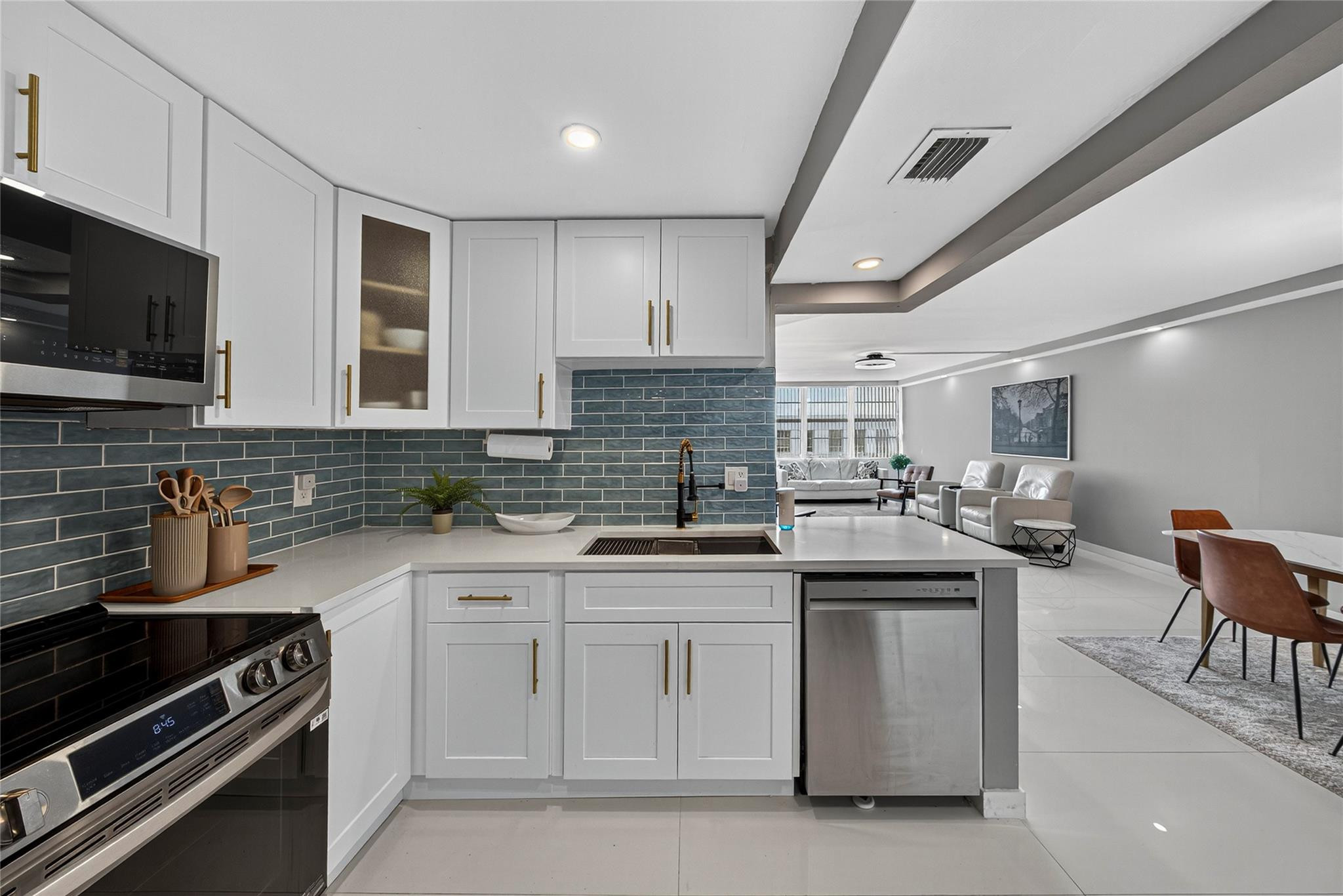 1160 N Federal Highway 1022