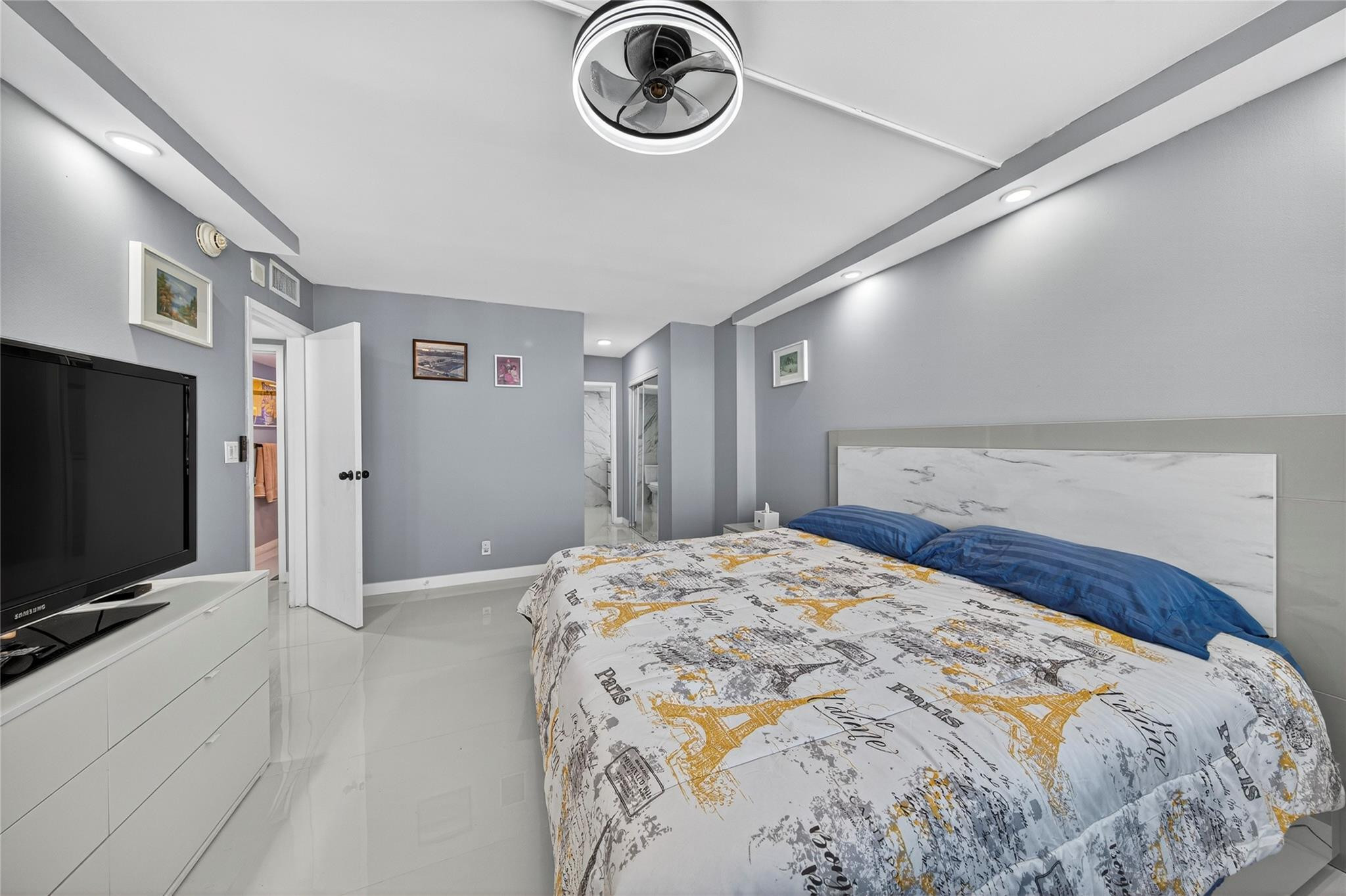 EAST POINT TOWERS CONDO - Residential