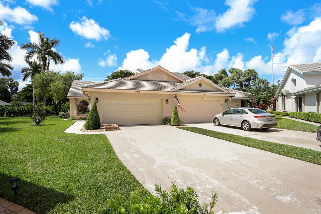 Photo of 10828 Stafford Circle N, Boynton Beach, FL 33436 (MLS # R11063893)
