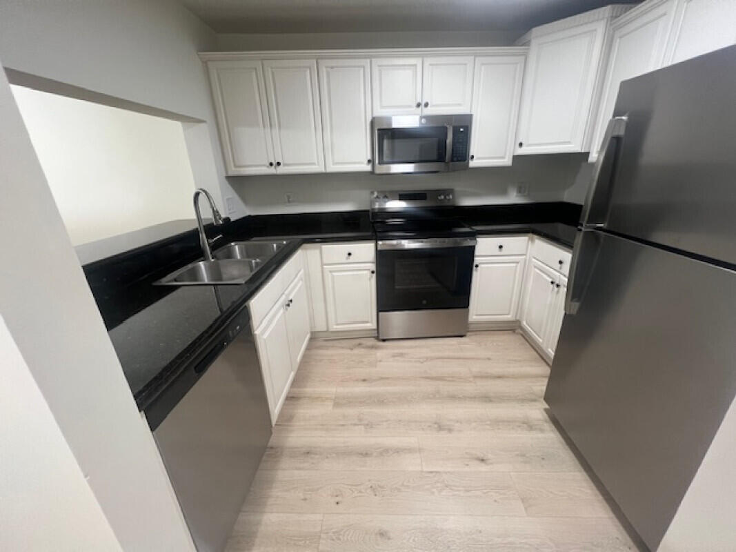 VIA DELRAY CONDOS - Residential Lease