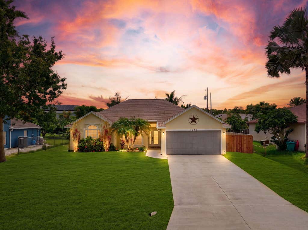 Photo of 3273 SE W Snow Road, Port Saint Lucie, FL 34984 (MLS # B26058875)