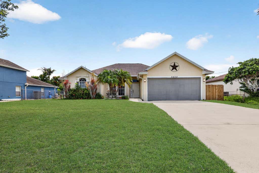 Photo of 3273 SE W Snow Road, Port Saint Lucie, FL 34984 (MLS # B26058875)