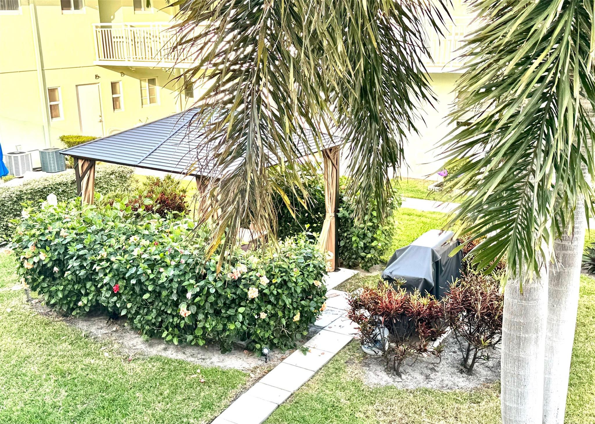 TARELTON MANOR - Residential