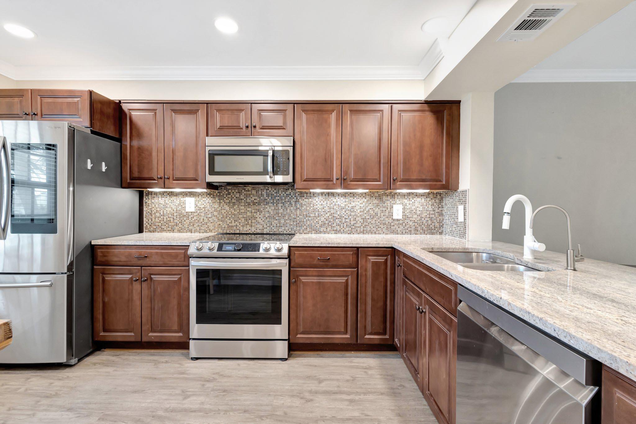 3118 Florida Boulevard 204-B