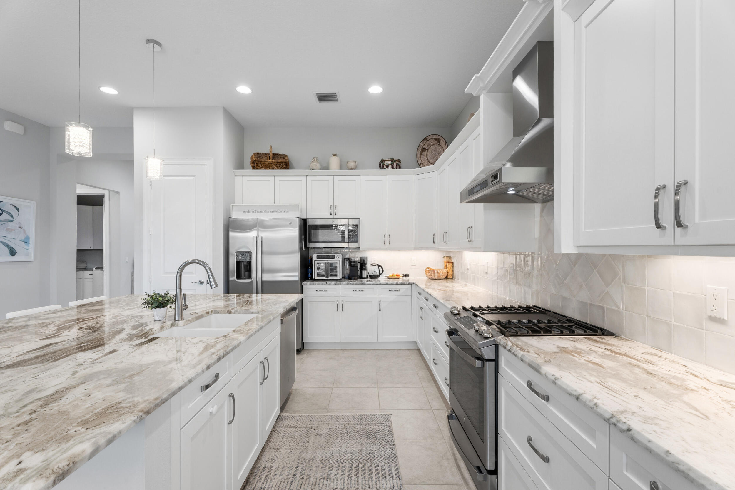 HIGH POINTE WEST RESIDENTIAL SUBDIVISION - Residential