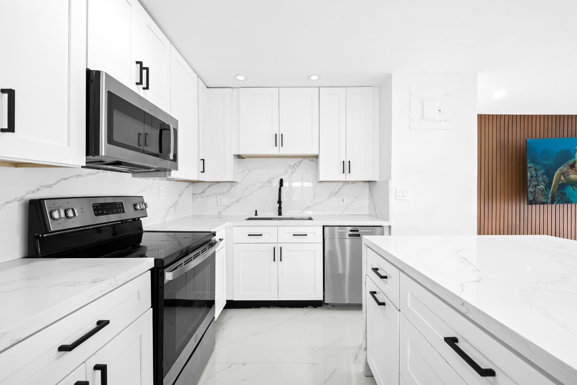 BEACHWAY ESTATES - Residential Lease