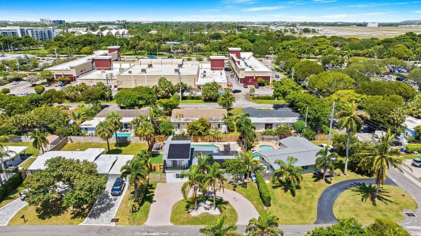 BEACHWAY ESTATES - Residential Lease