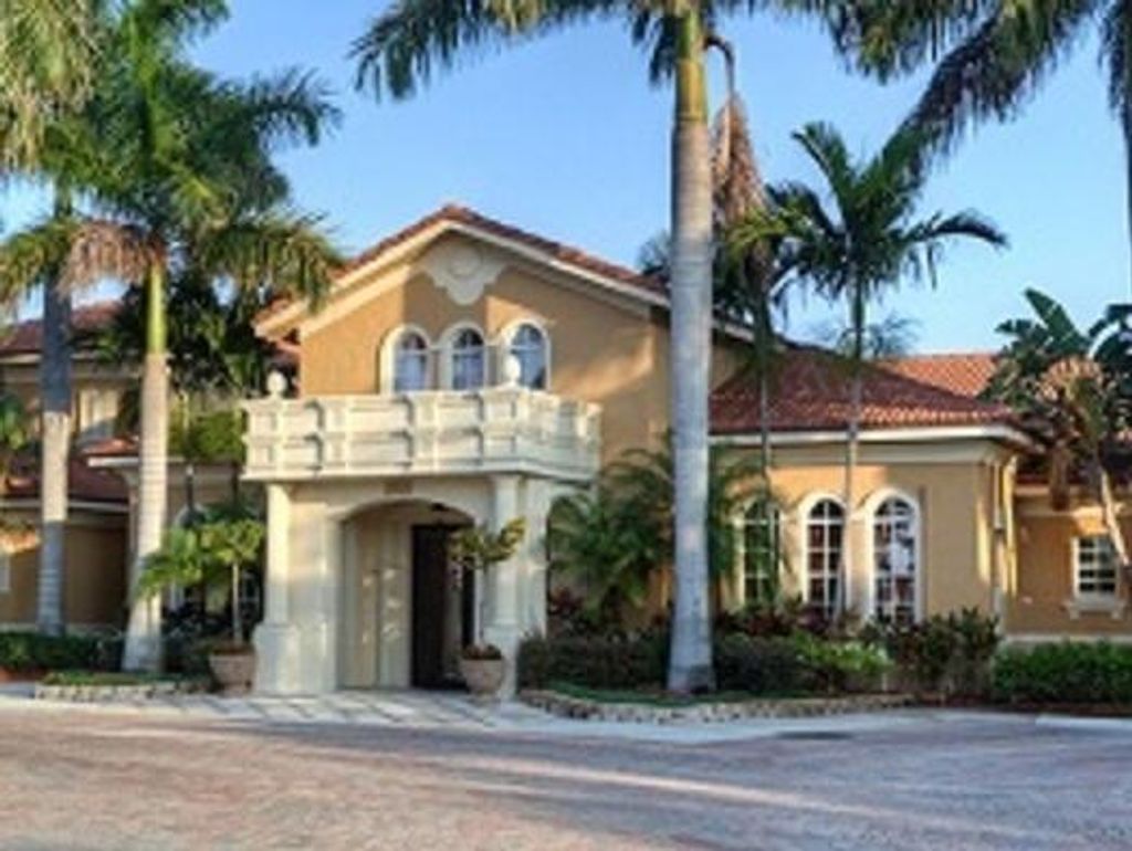 Photo of 1206 Villa Circle, Boynton Beach, FL 33435 (MLS # R10742421)