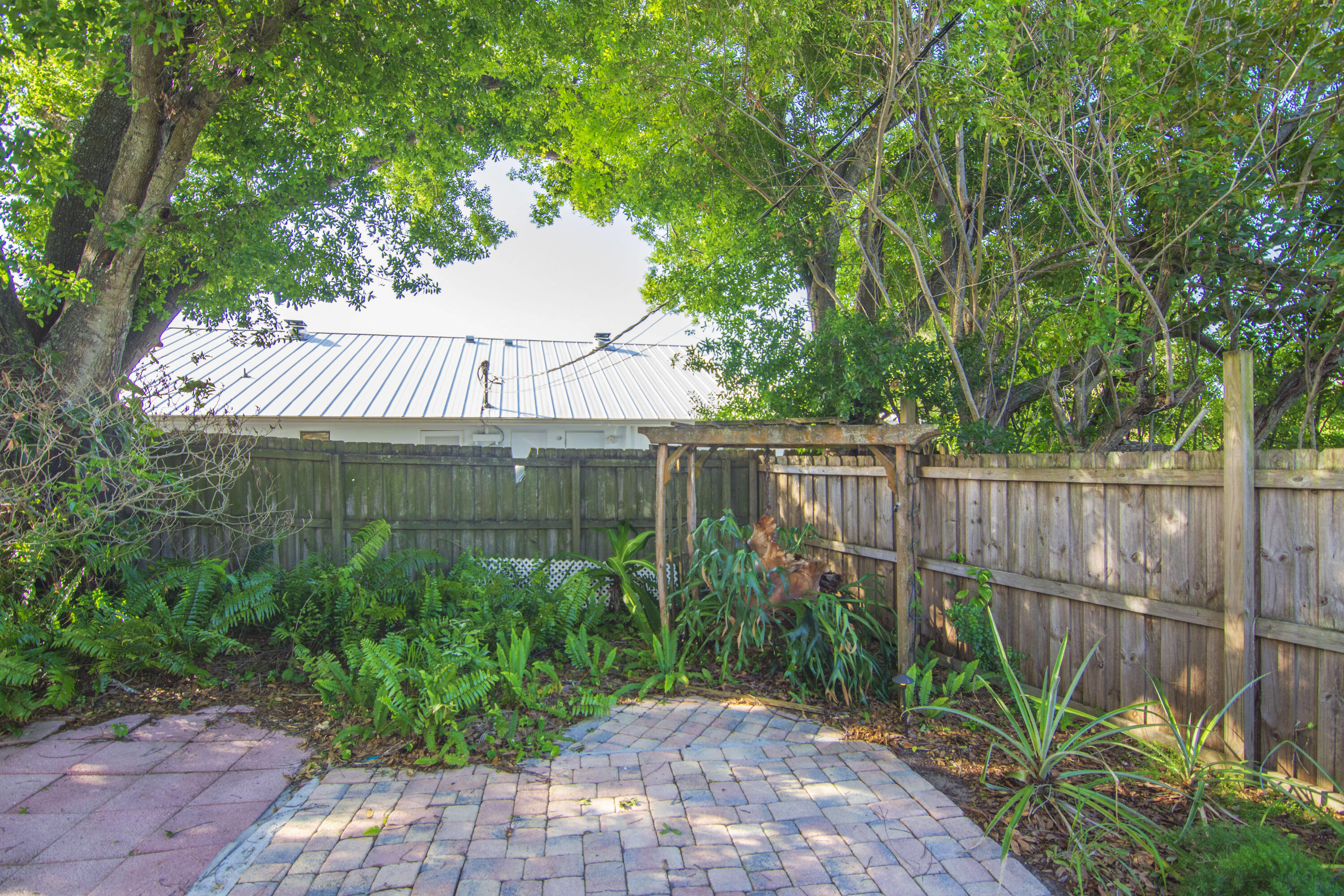 1545 Highland Avenue