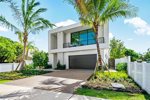 718 Lake Avenue N Delray Beach FL 33483