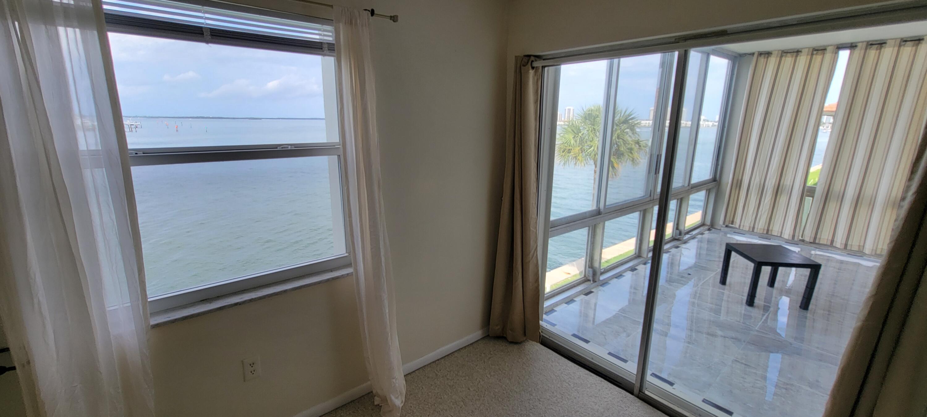 Dolphin Point aka Wilshire Condos - Residential