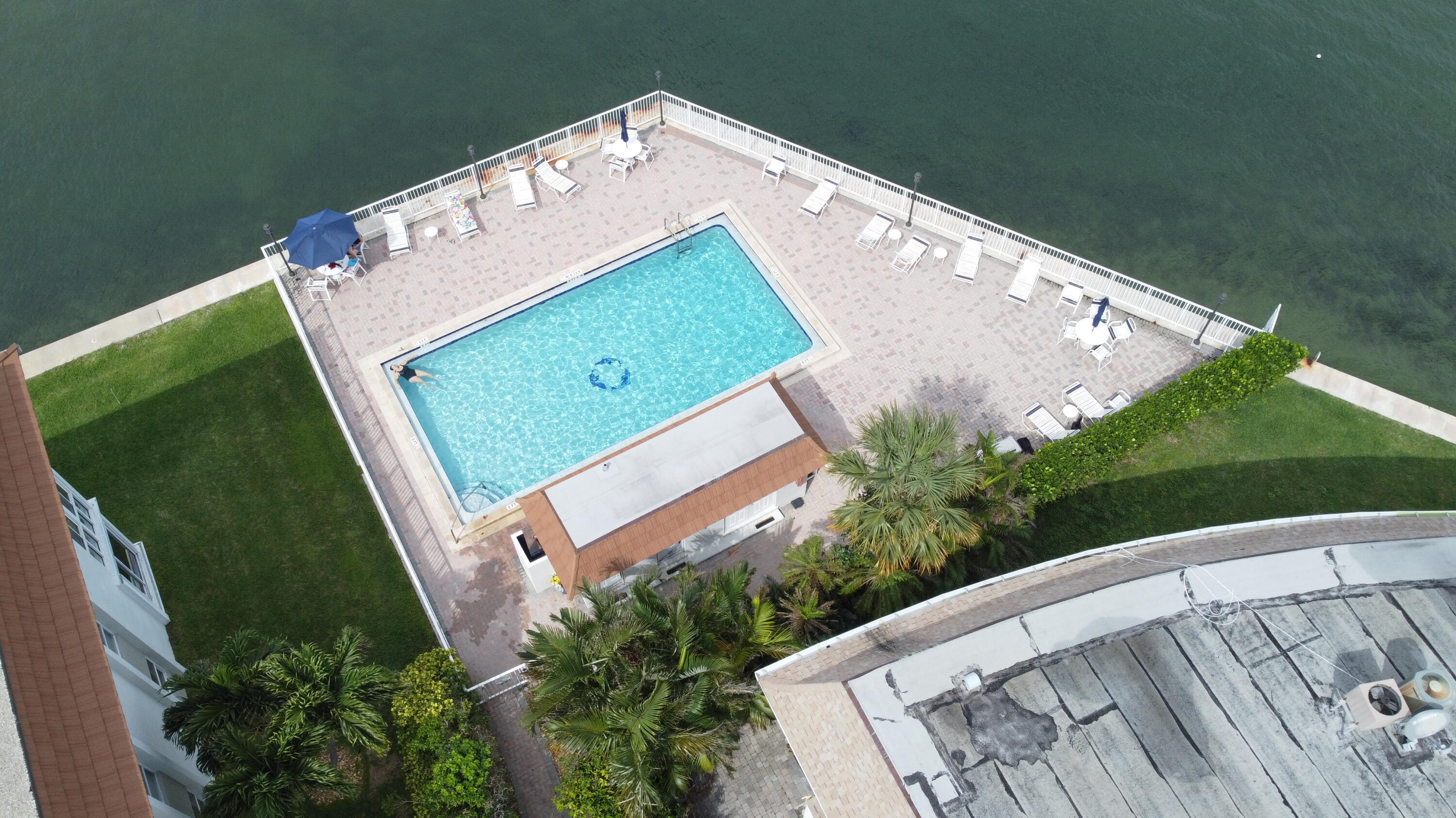 Dolphin Point aka Wilshire Condos - Residential