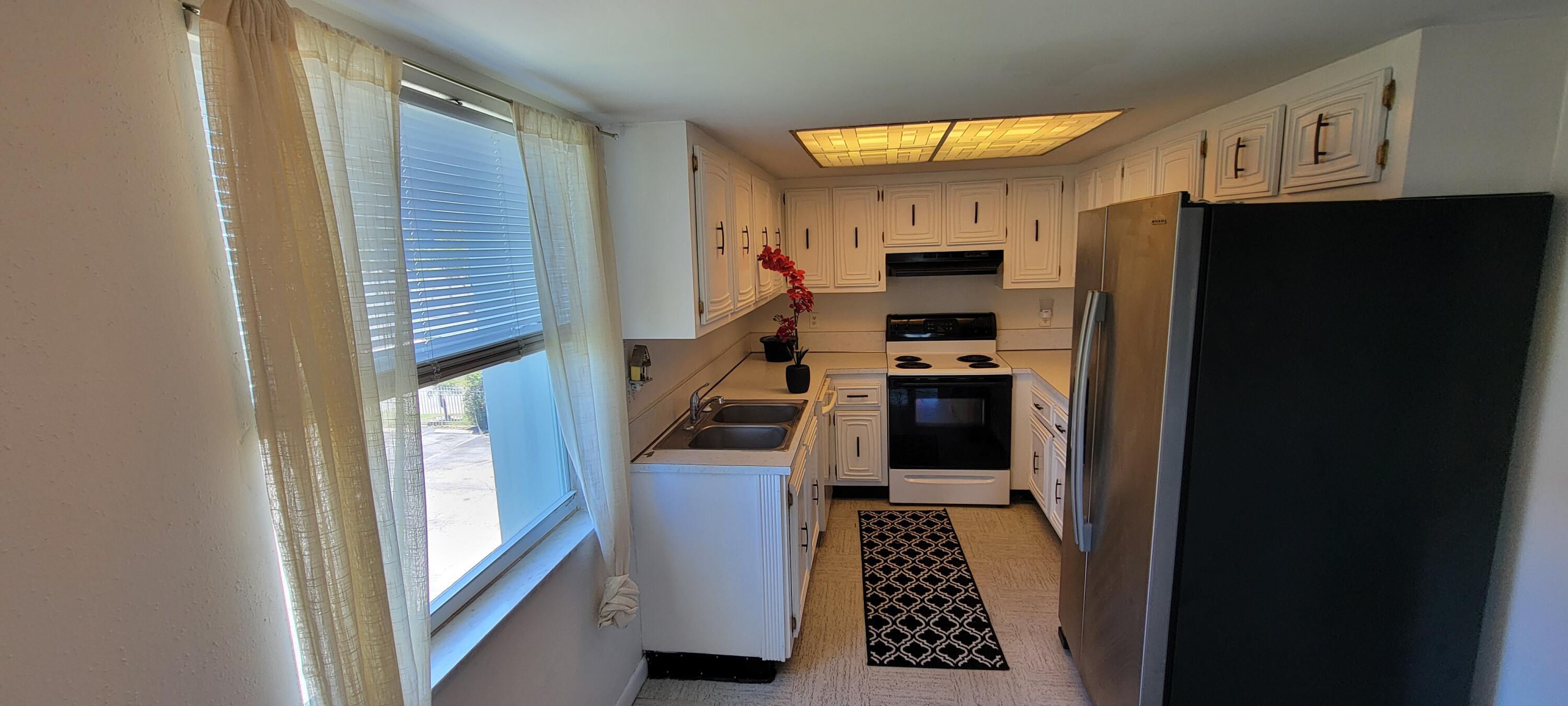 Dolphin Point aka Wilshire Condos - Residential