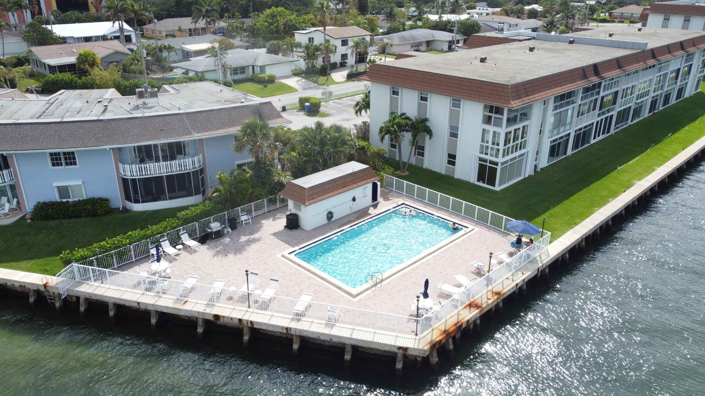 Dolphin Point aka Wilshire Condos - Residential