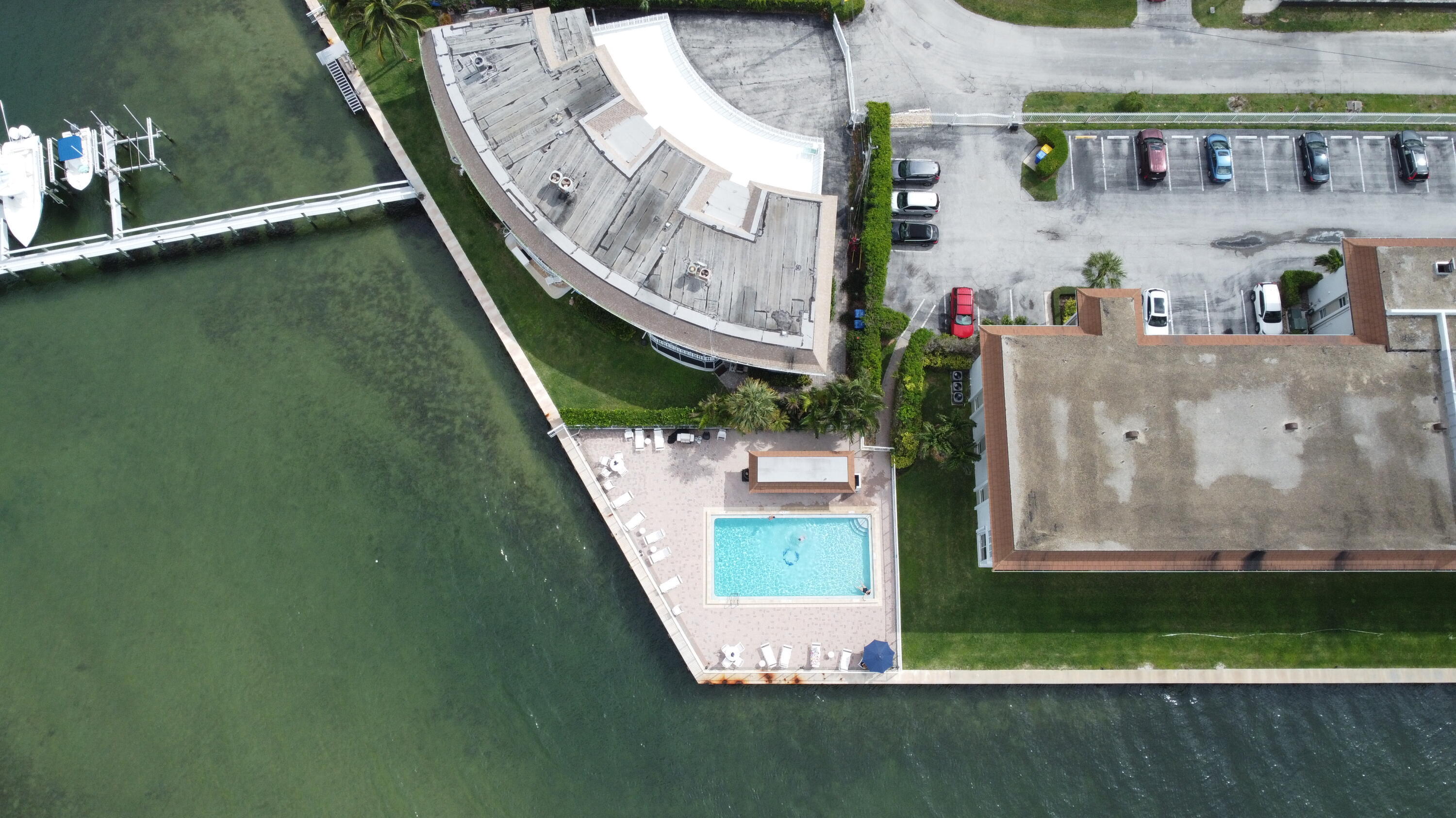 Dolphin Point aka Wilshire Condos - Residential