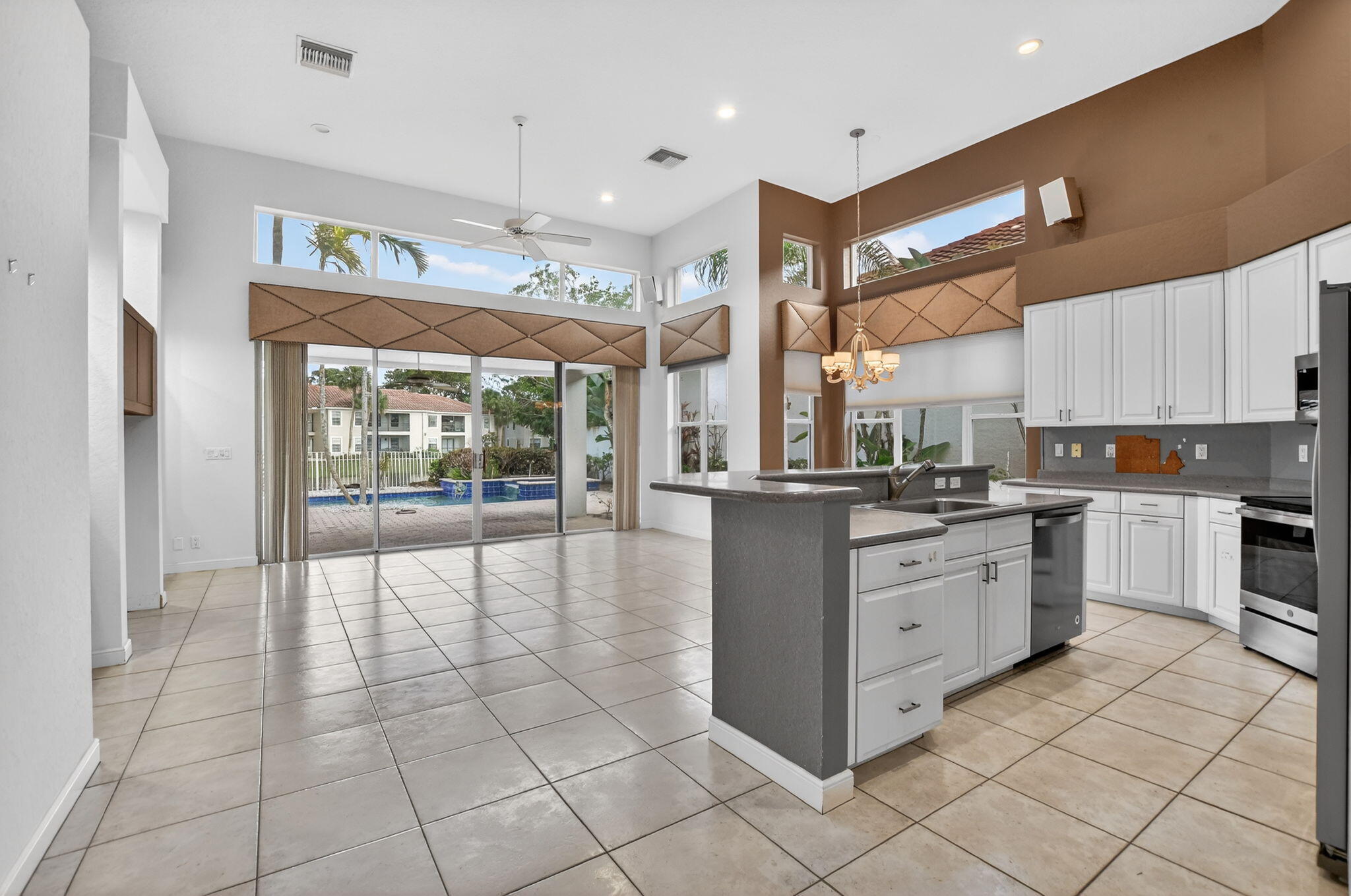 BAY POINTE - Residential