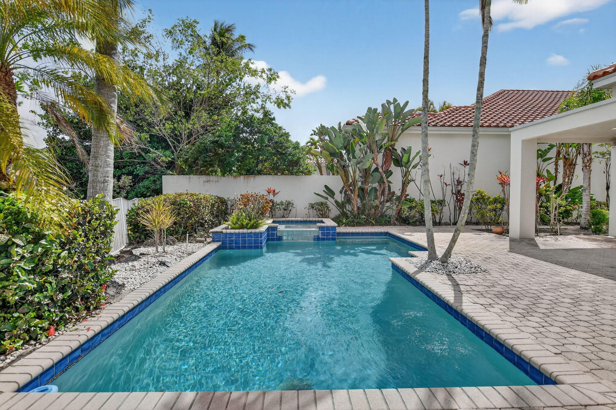 BAY POINTE - Residential