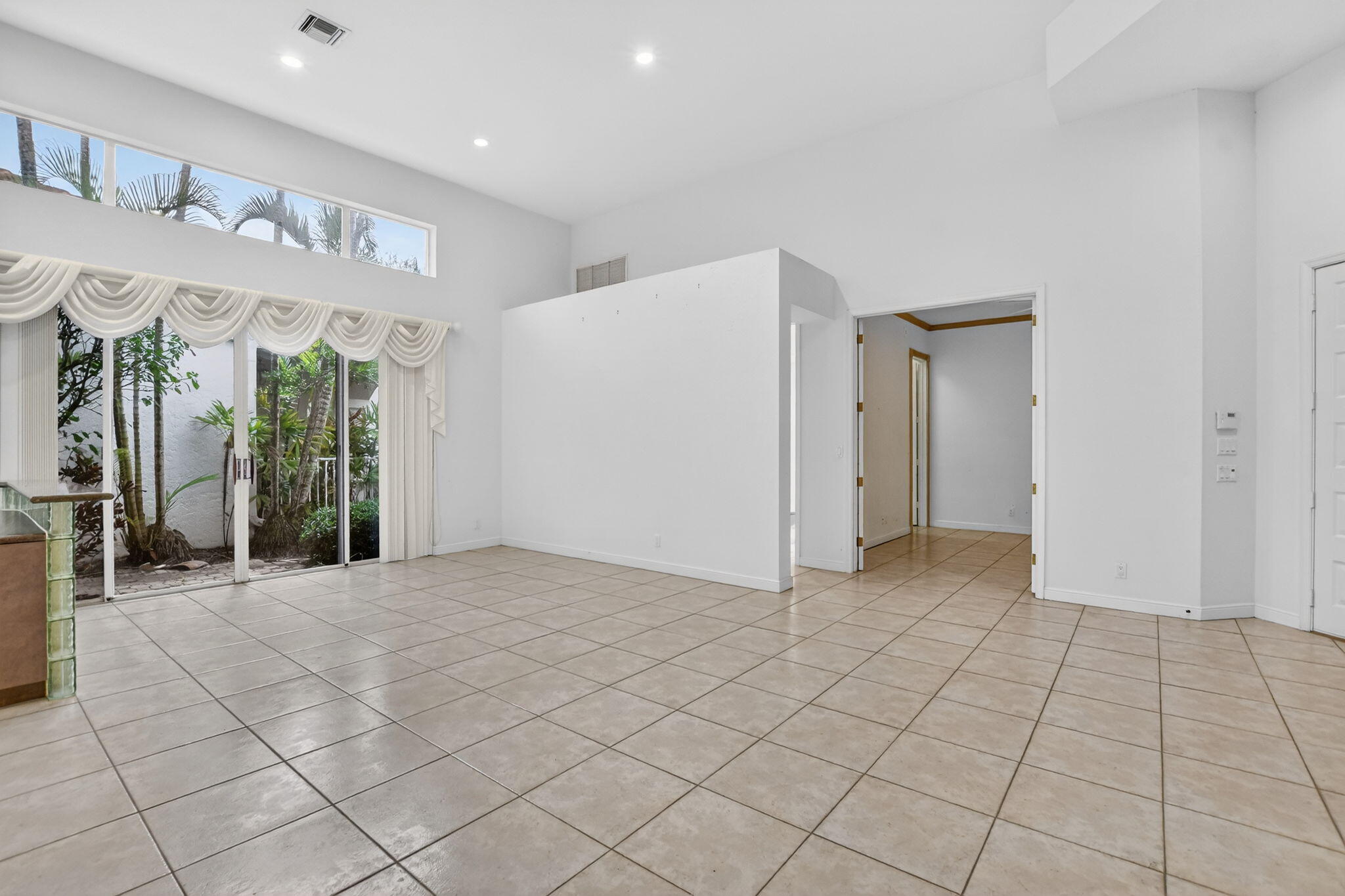 BAY POINTE - Residential