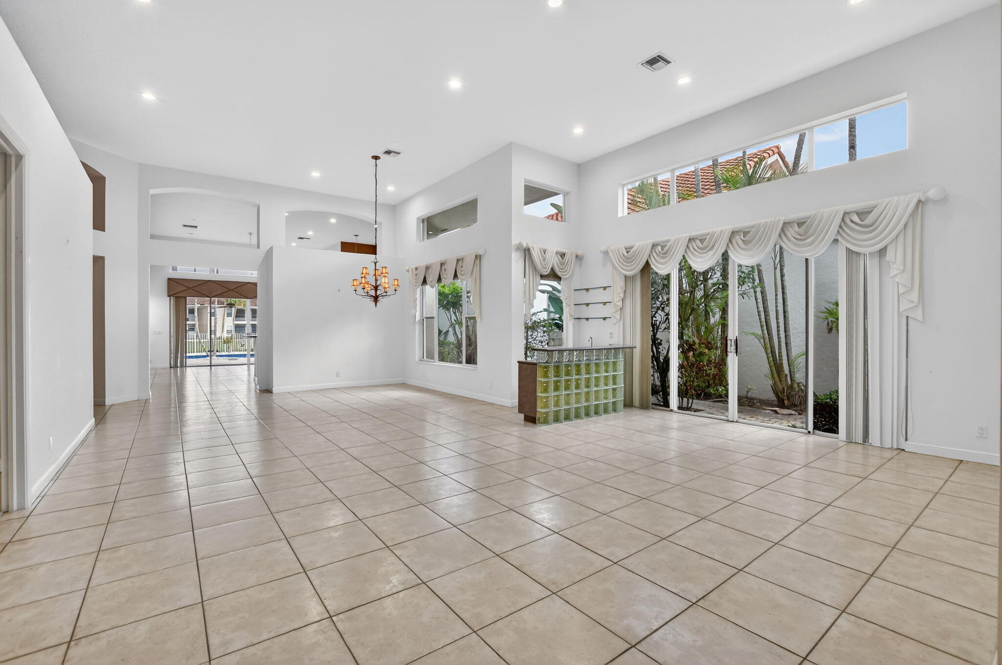 BAY POINTE - Residential