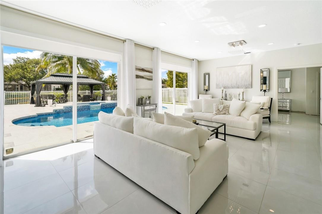 Wyndham Lakes East 159-50 - Residential