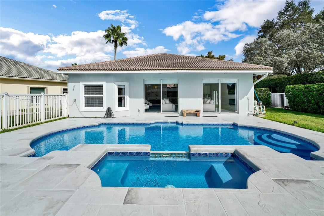 Wyndham Lakes East 159-50 - Residential