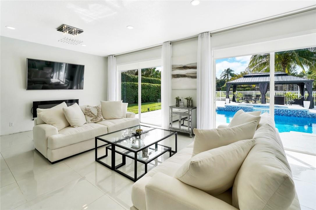 Wyndham Lakes East 159-50 - Residential