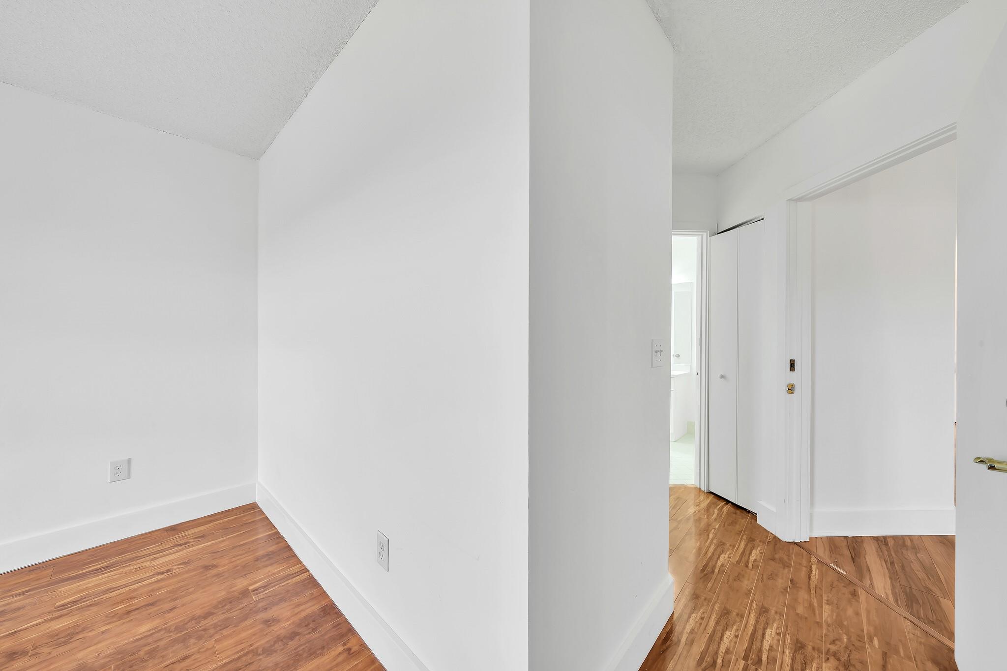 BAYVIEW VILLAGE B CONDO - Residential