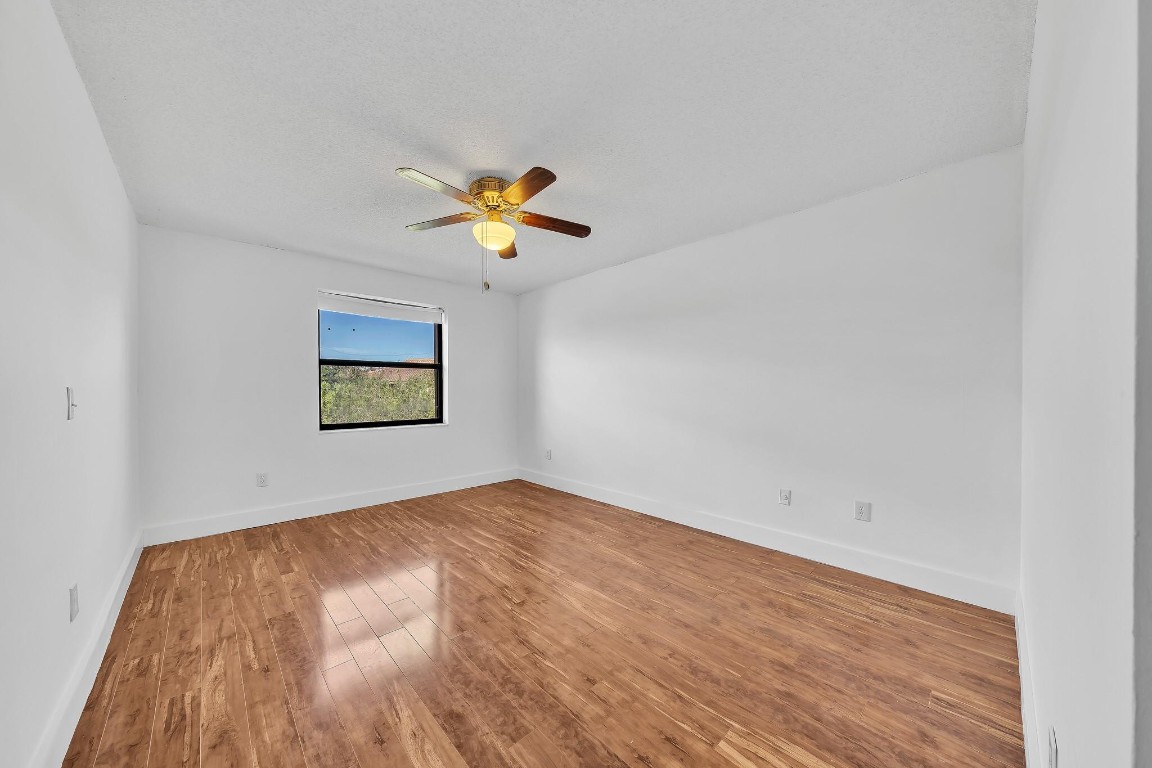 BAYVIEW VILLAGE B CONDO - Residential