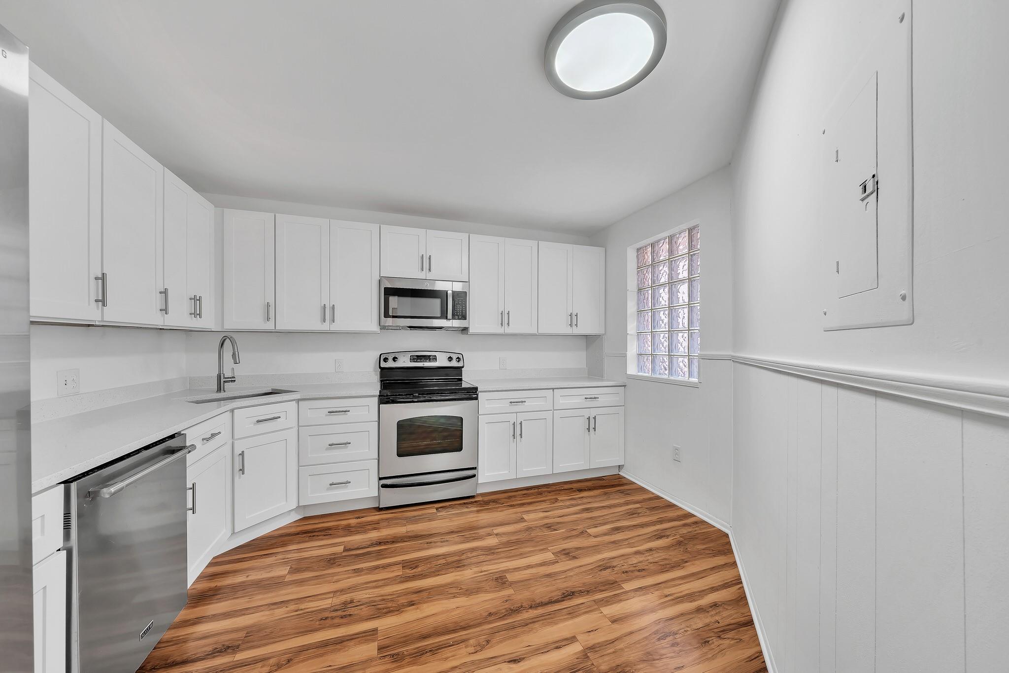 BAYVIEW VILLAGE B CONDO - Residential