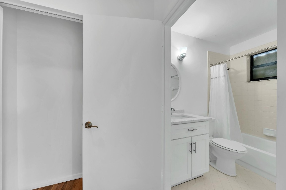 BAYVIEW VILLAGE B CONDO - Residential