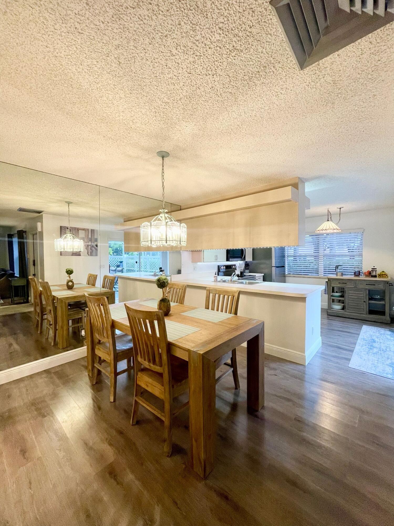 STAMFORD AT THE VILLAGES OF PALM BEACH L - Residential Lease