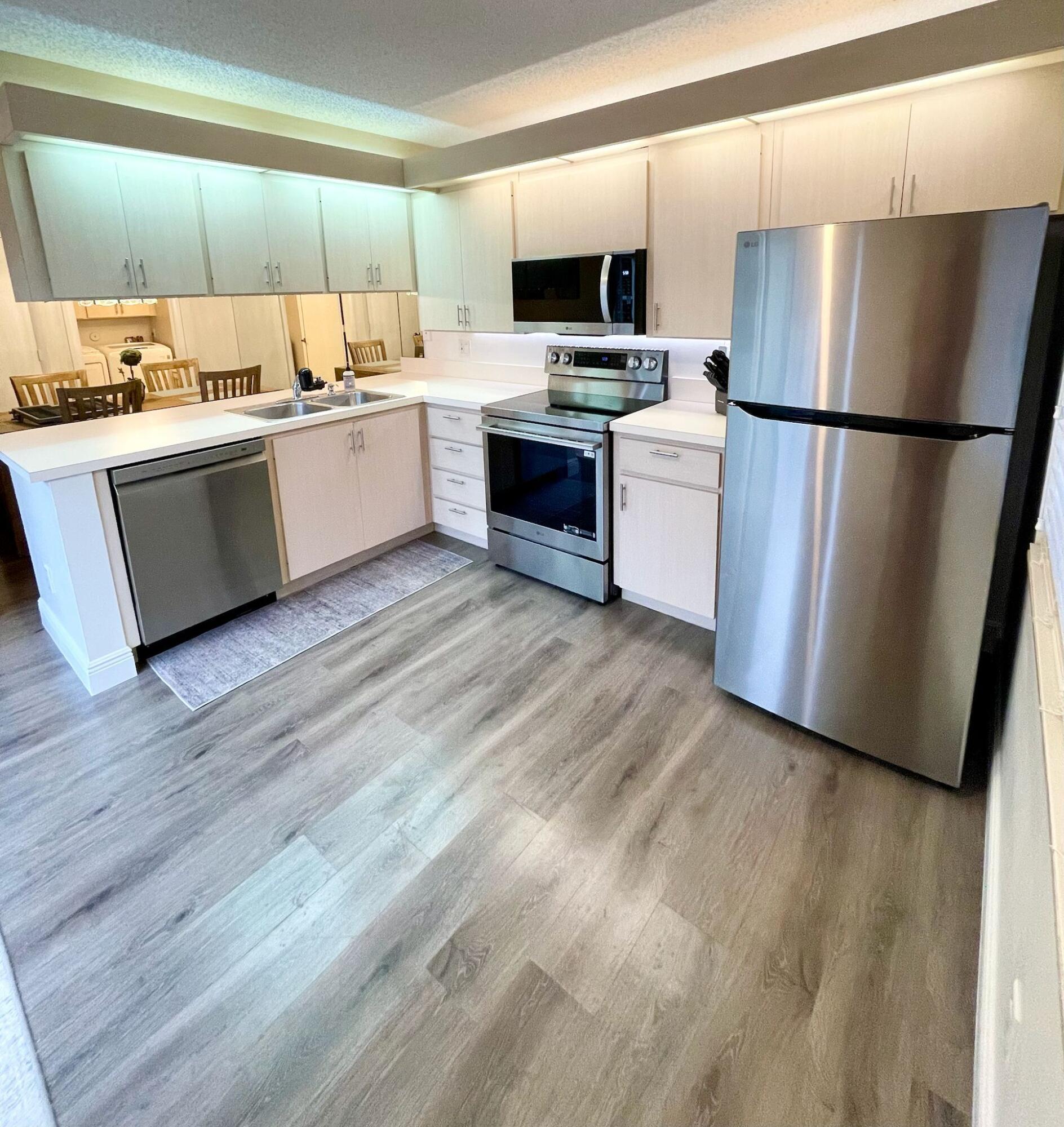 STAMFORD AT THE VILLAGES OF PALM BEACH L - Residential Lease