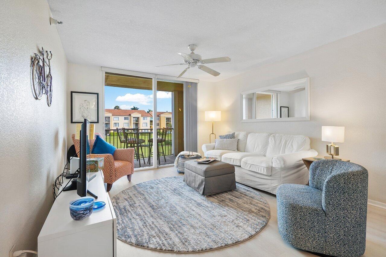 YACHT CLUB ON THE INTRACO - Residential Lease