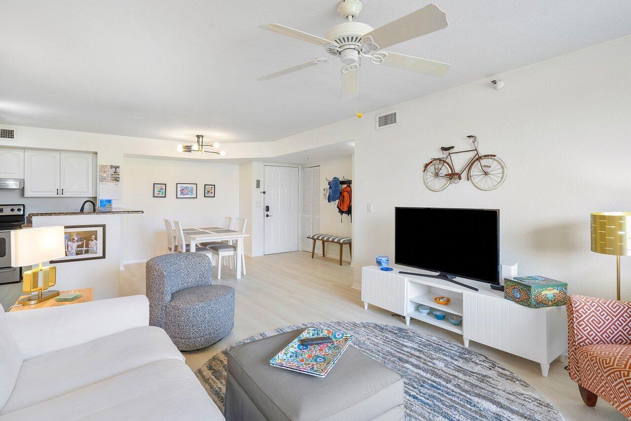 YACHT CLUB ON THE INTRACO - Residential Lease