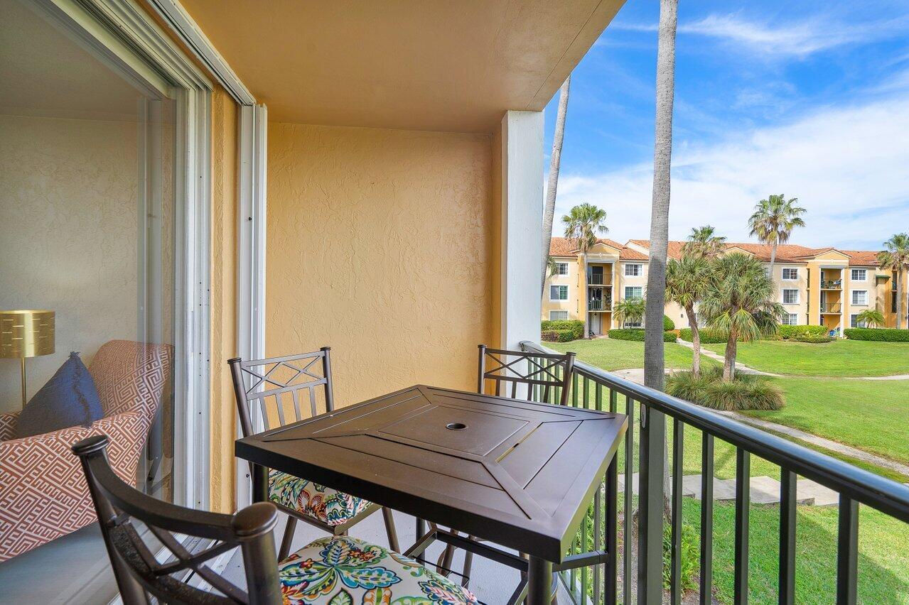 YACHT CLUB ON THE INTRACO - Residential Lease