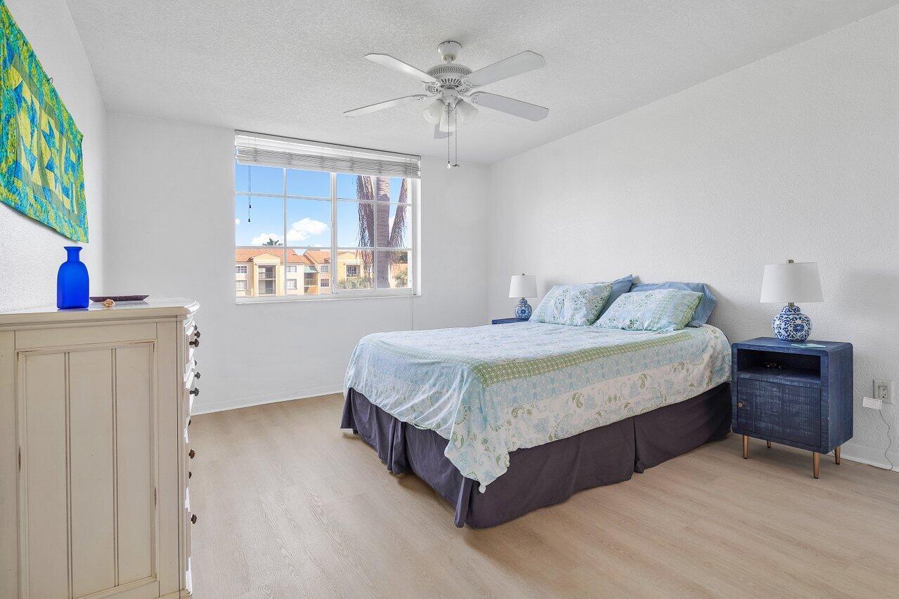 YACHT CLUB ON THE INTRACO - Residential Lease