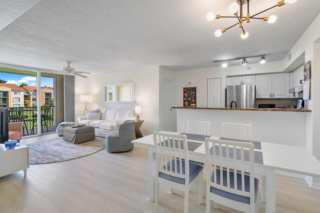 YACHT CLUB ON THE INTRACO - Residential Lease