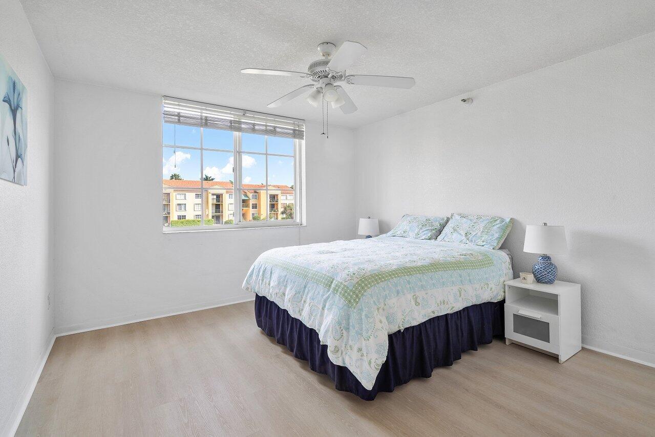 YACHT CLUB ON THE INTRACO - Residential Lease