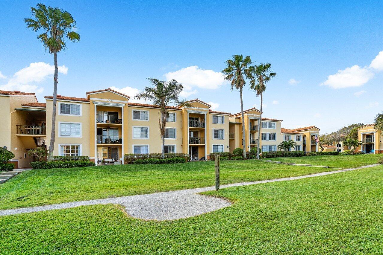 YACHT CLUB ON THE INTRACO - Residential Lease