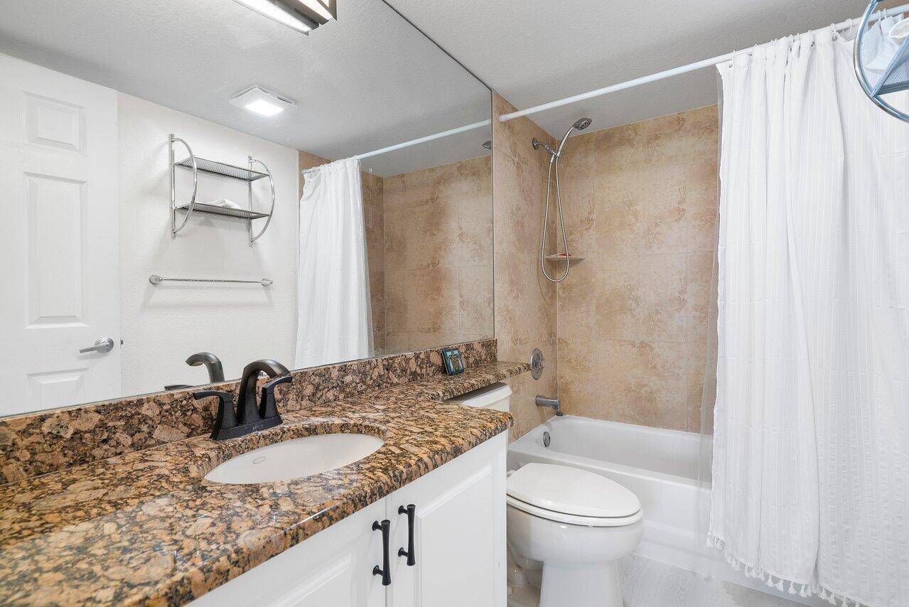 YACHT CLUB ON THE INTRACO - Residential Lease