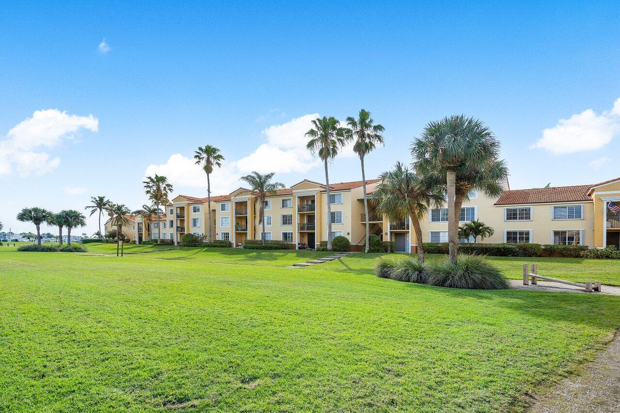 YACHT CLUB ON THE INTRACO - Residential Lease