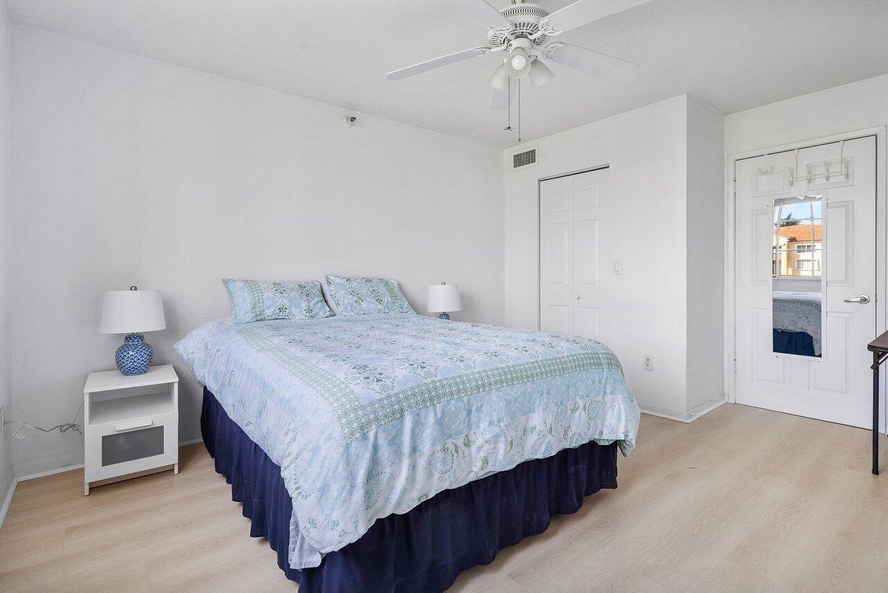 YACHT CLUB ON THE INTRACO - Residential Lease